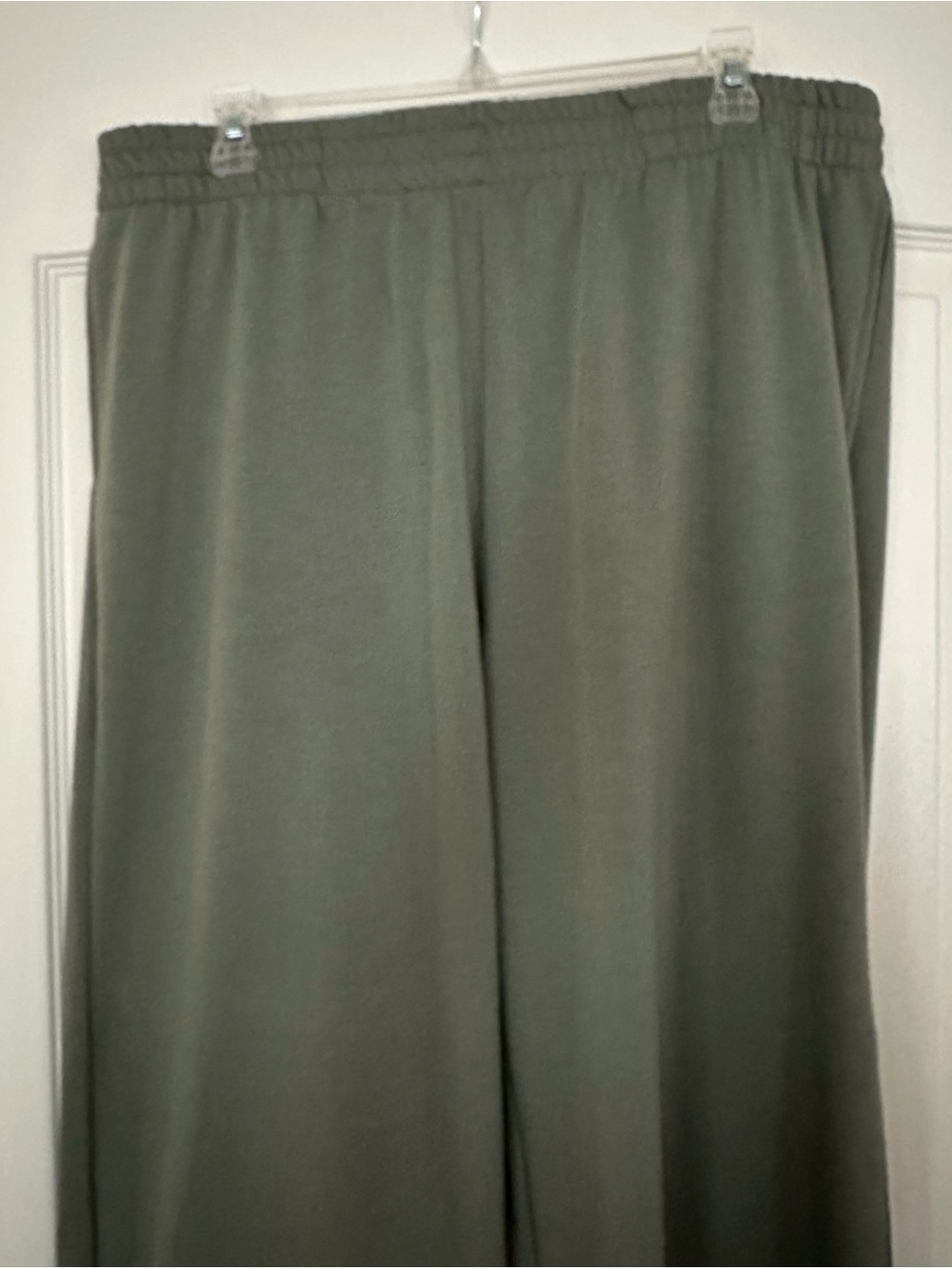 Max & Mia Women’s Hoodie Lounge Set - Picture 11 of 16